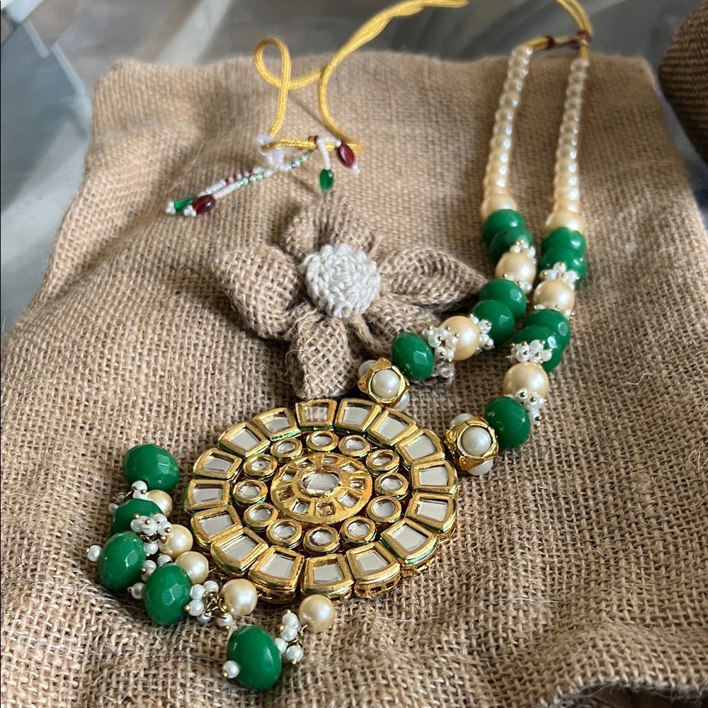 Elegant Handmade Indian Green and Gold Necklace